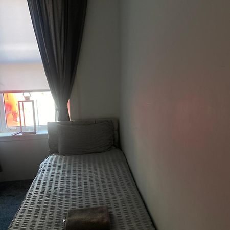 Apartamento Maze Beach Getaway Ayr Exterior foto