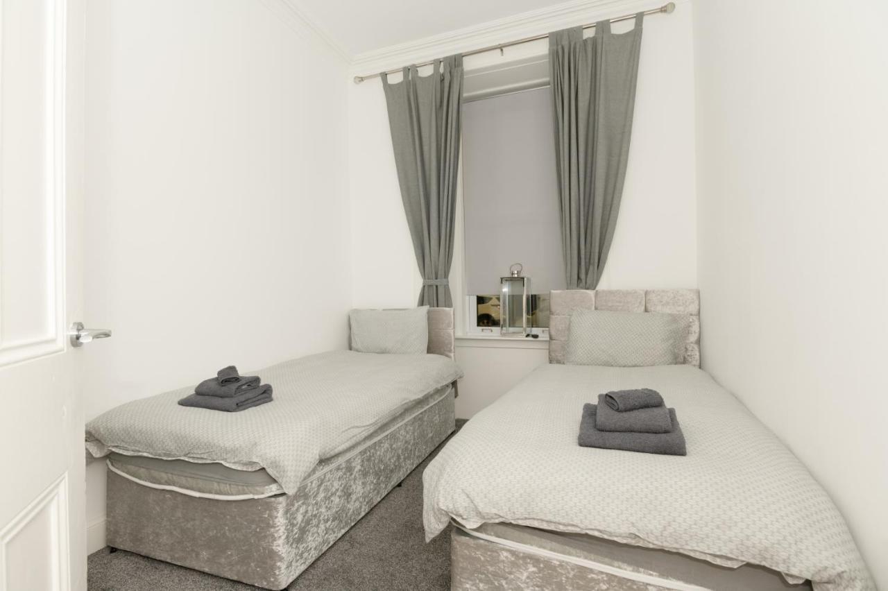 Apartamento Maze Beach Getaway Ayr Exterior foto